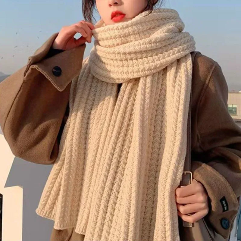 Cozy Ribbed Knitted Scarf