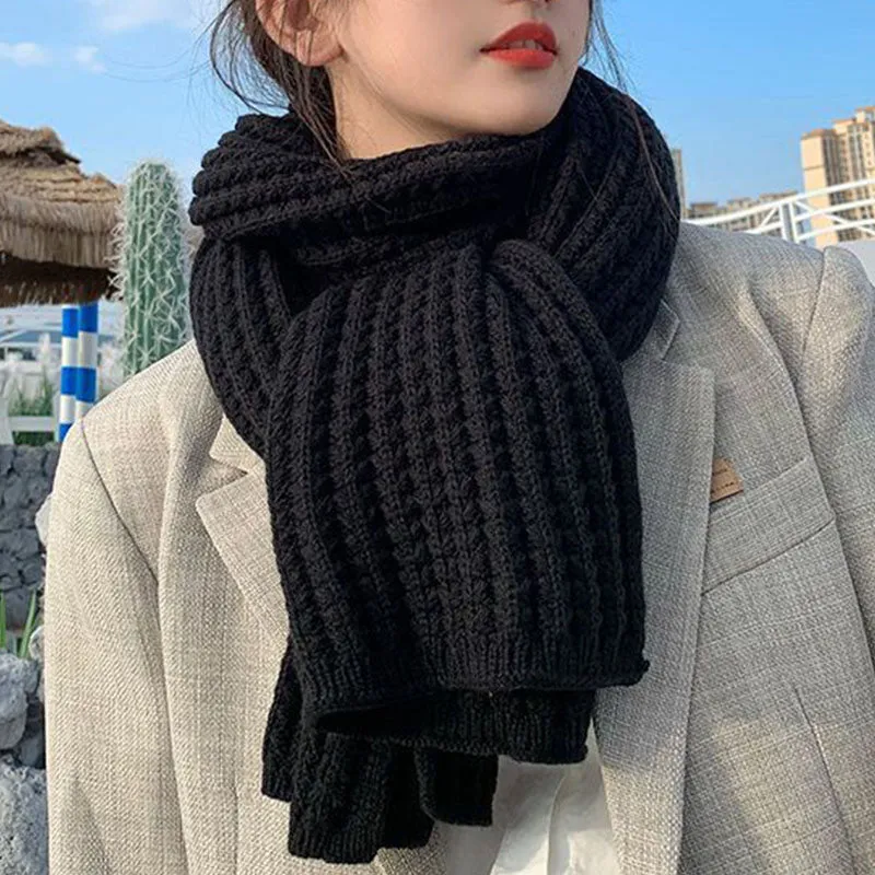 Cozy Ribbed Knitted Scarf
