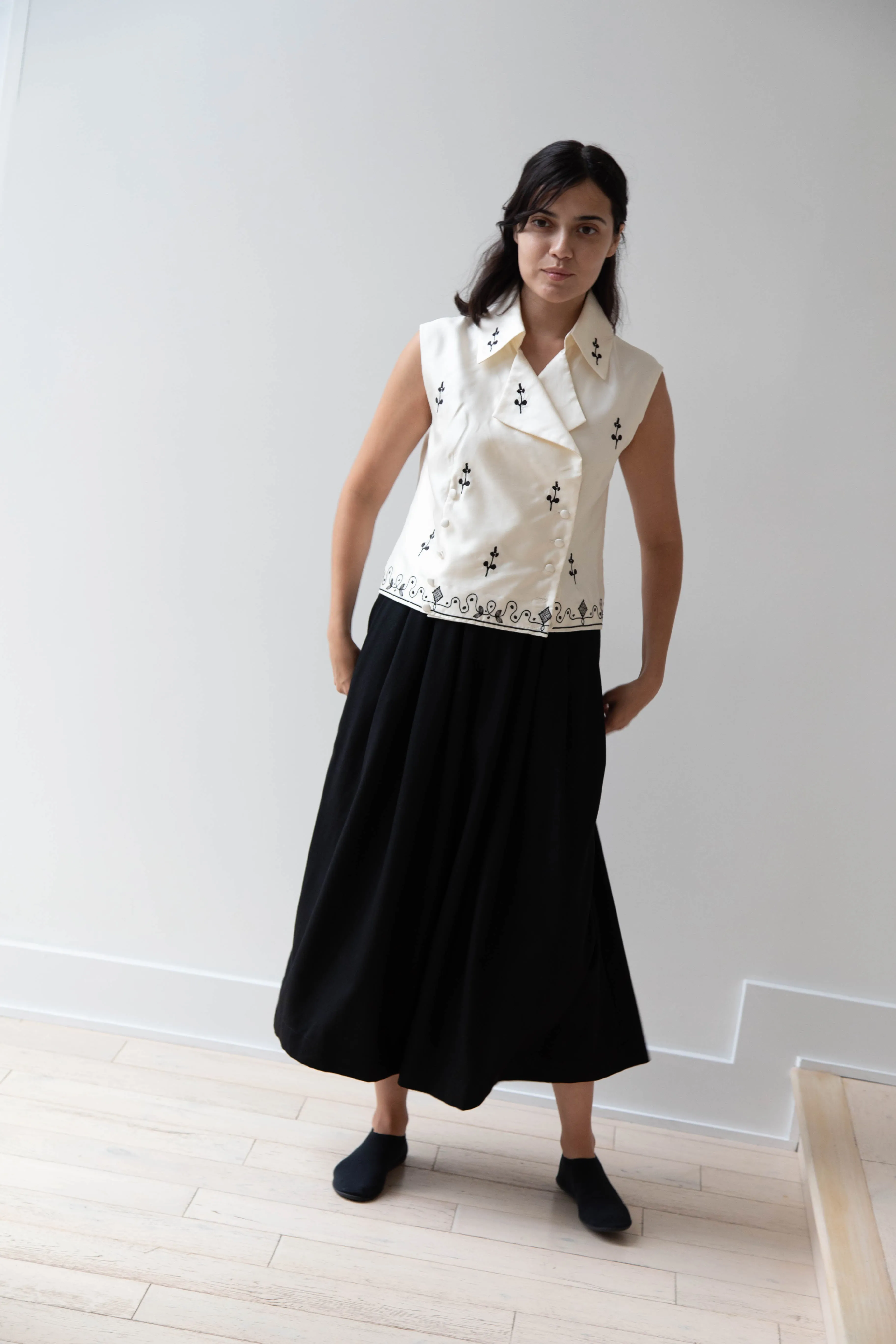 Delegan | Ivory Vest with Embroidery
