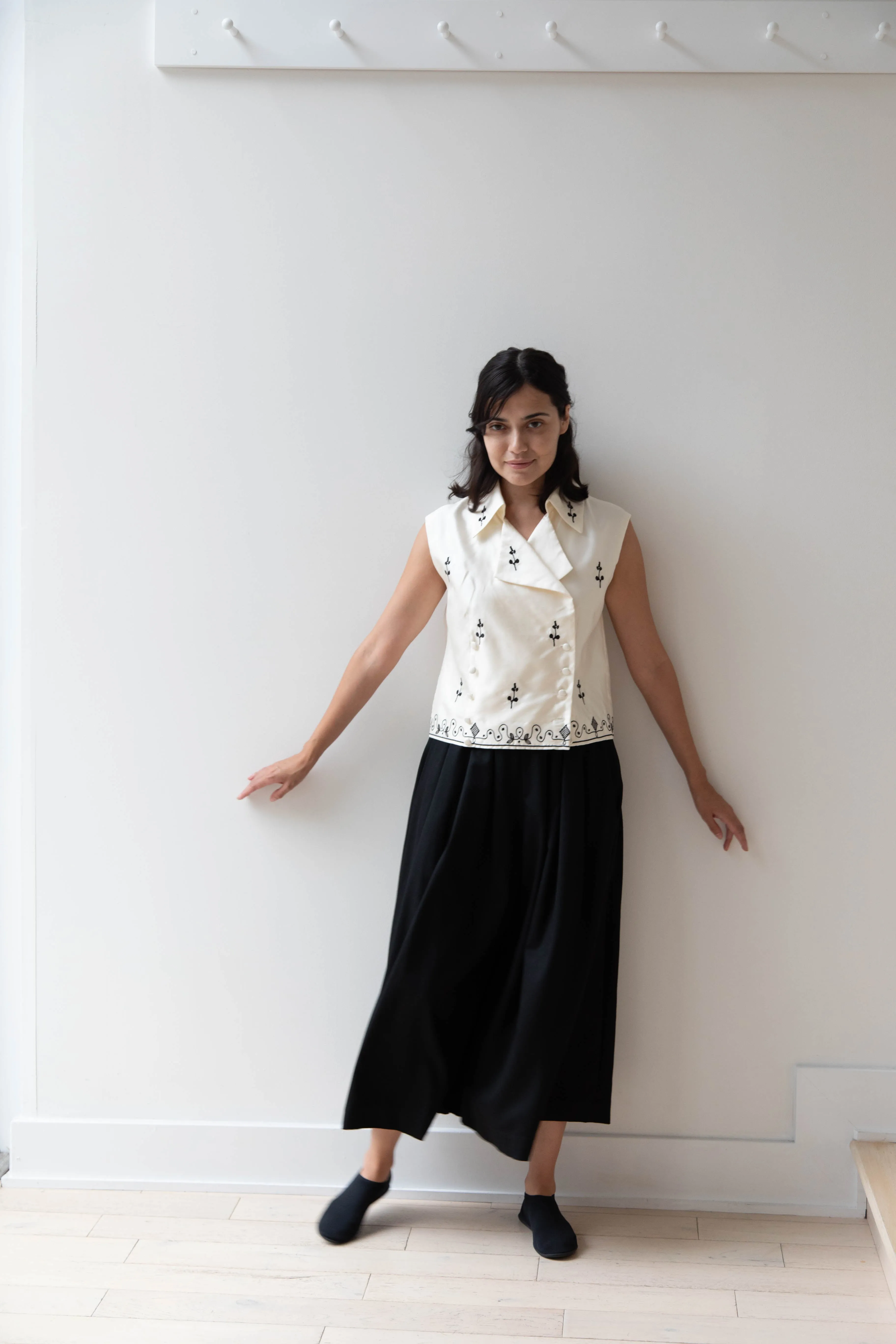 Delegan | Ivory Vest with Embroidery