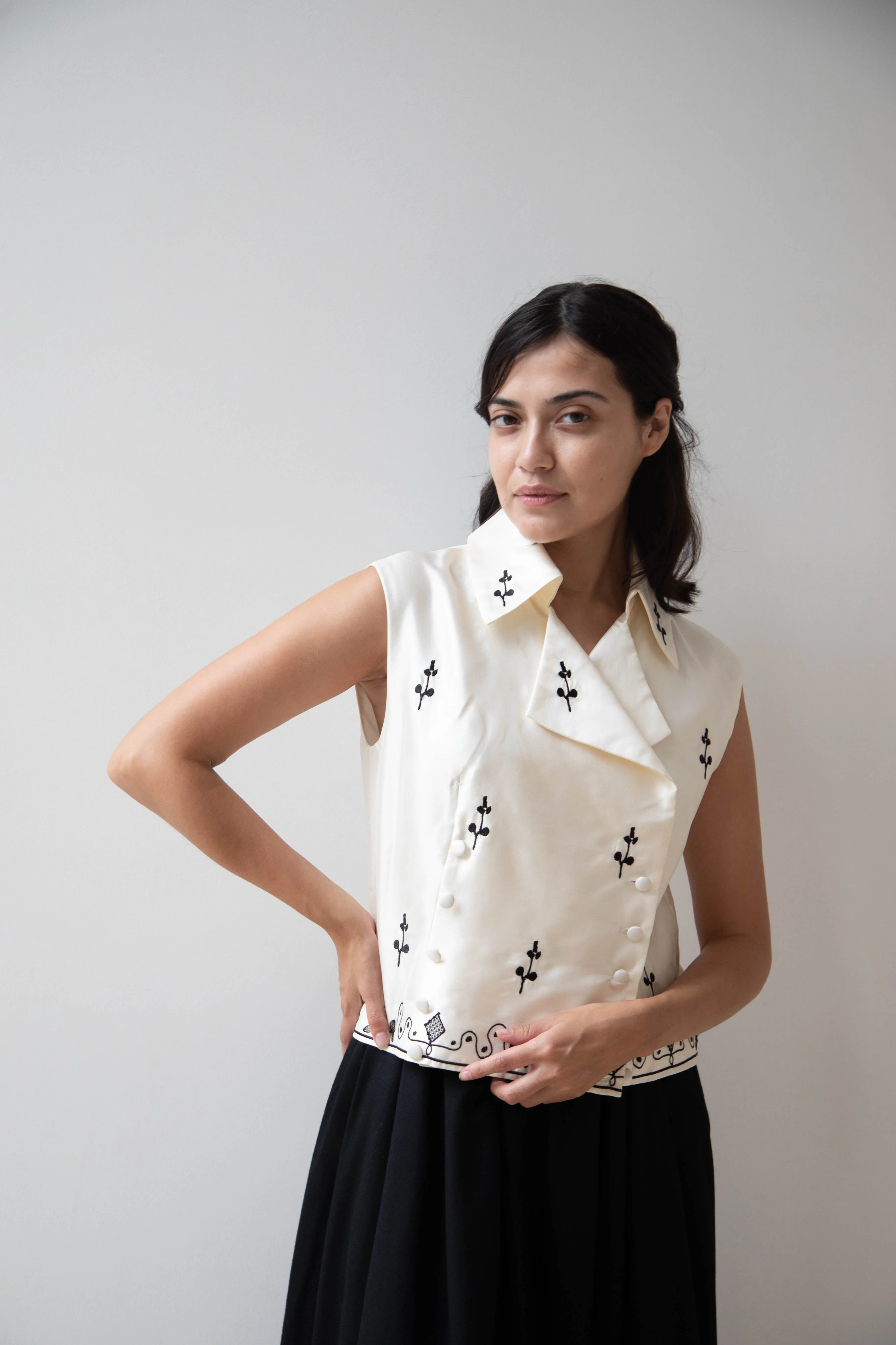 Delegan | Ivory Vest with Embroidery