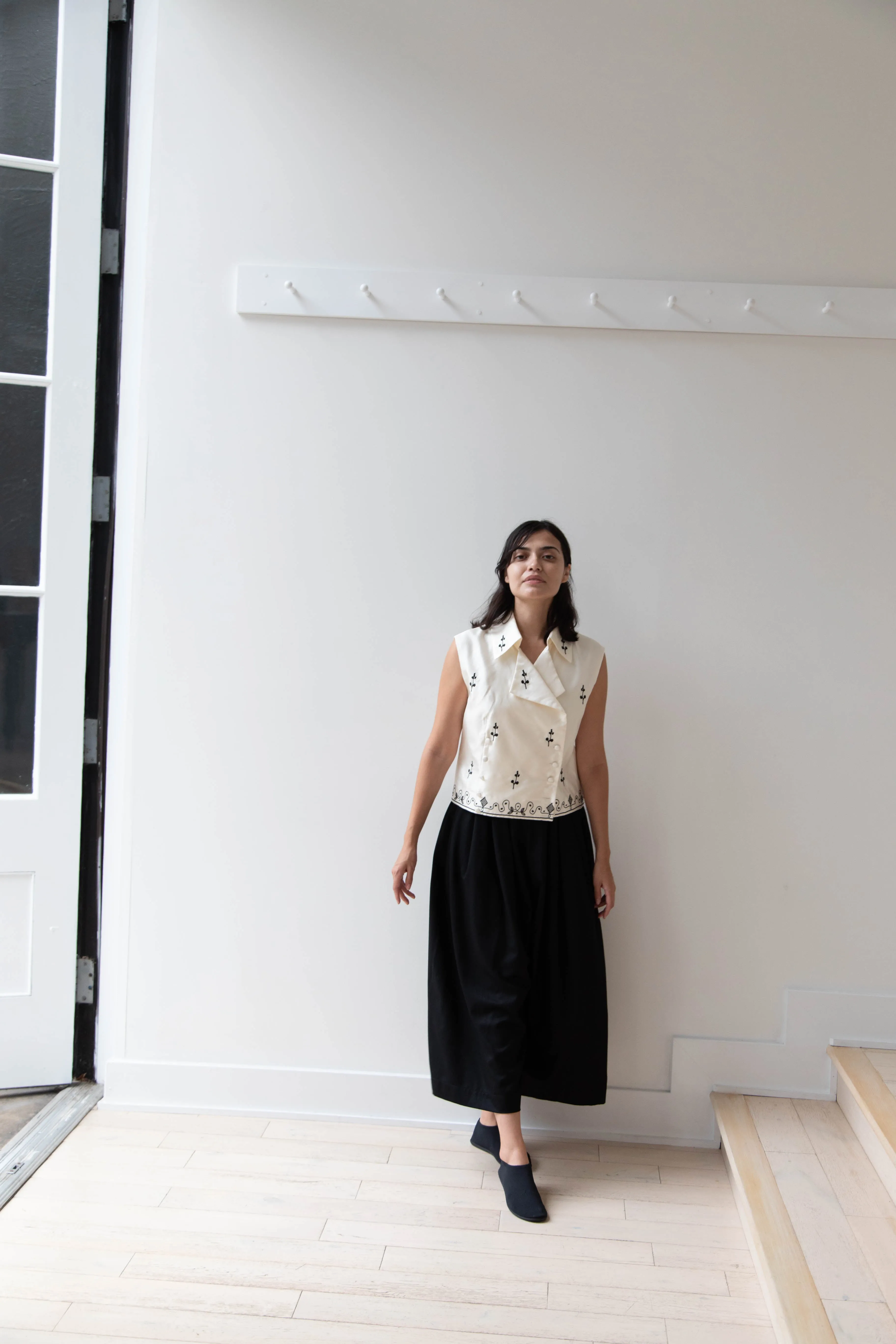 Delegan | Ivory Vest with Embroidery