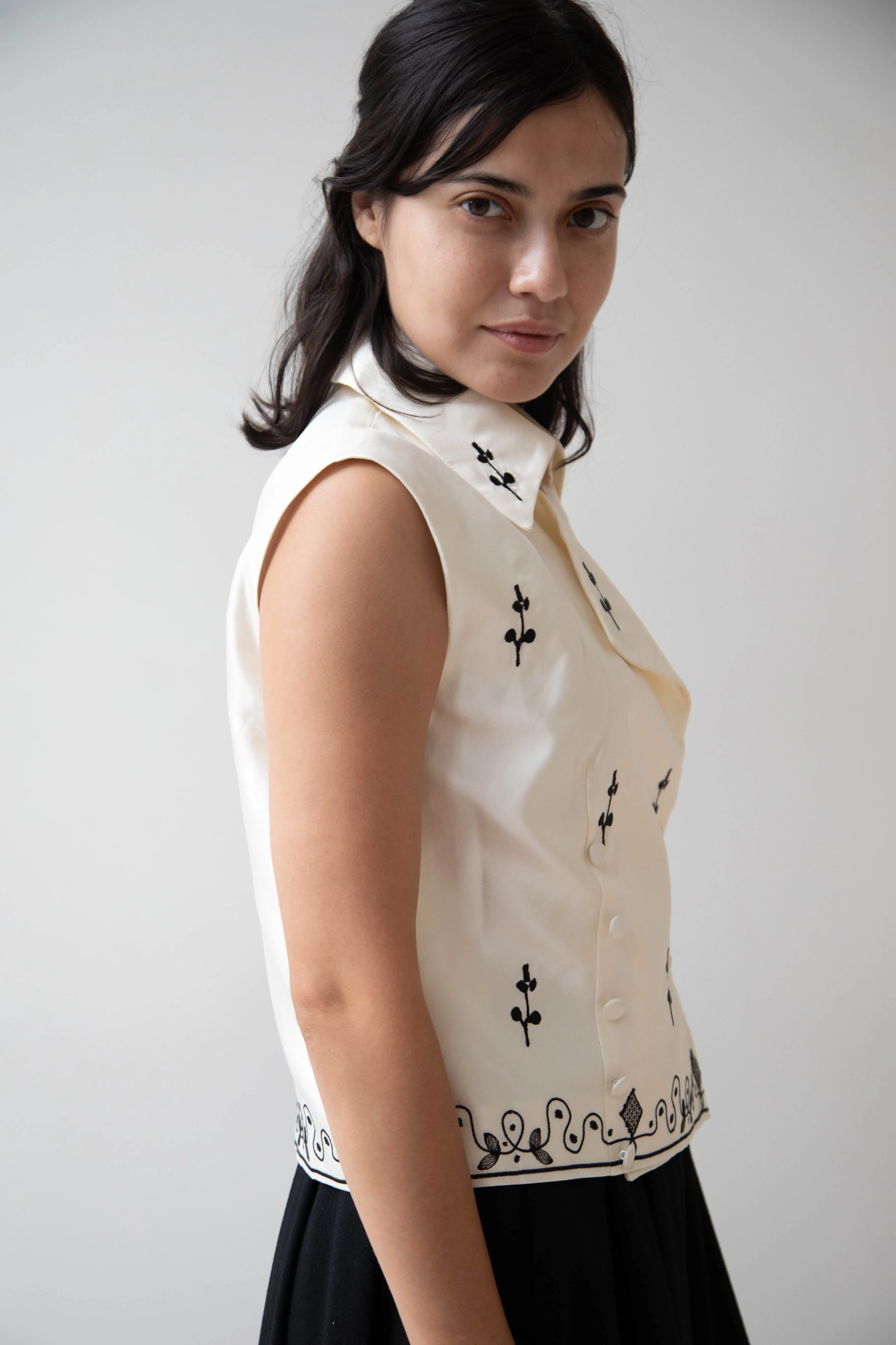 Delegan | Ivory Vest with Embroidery