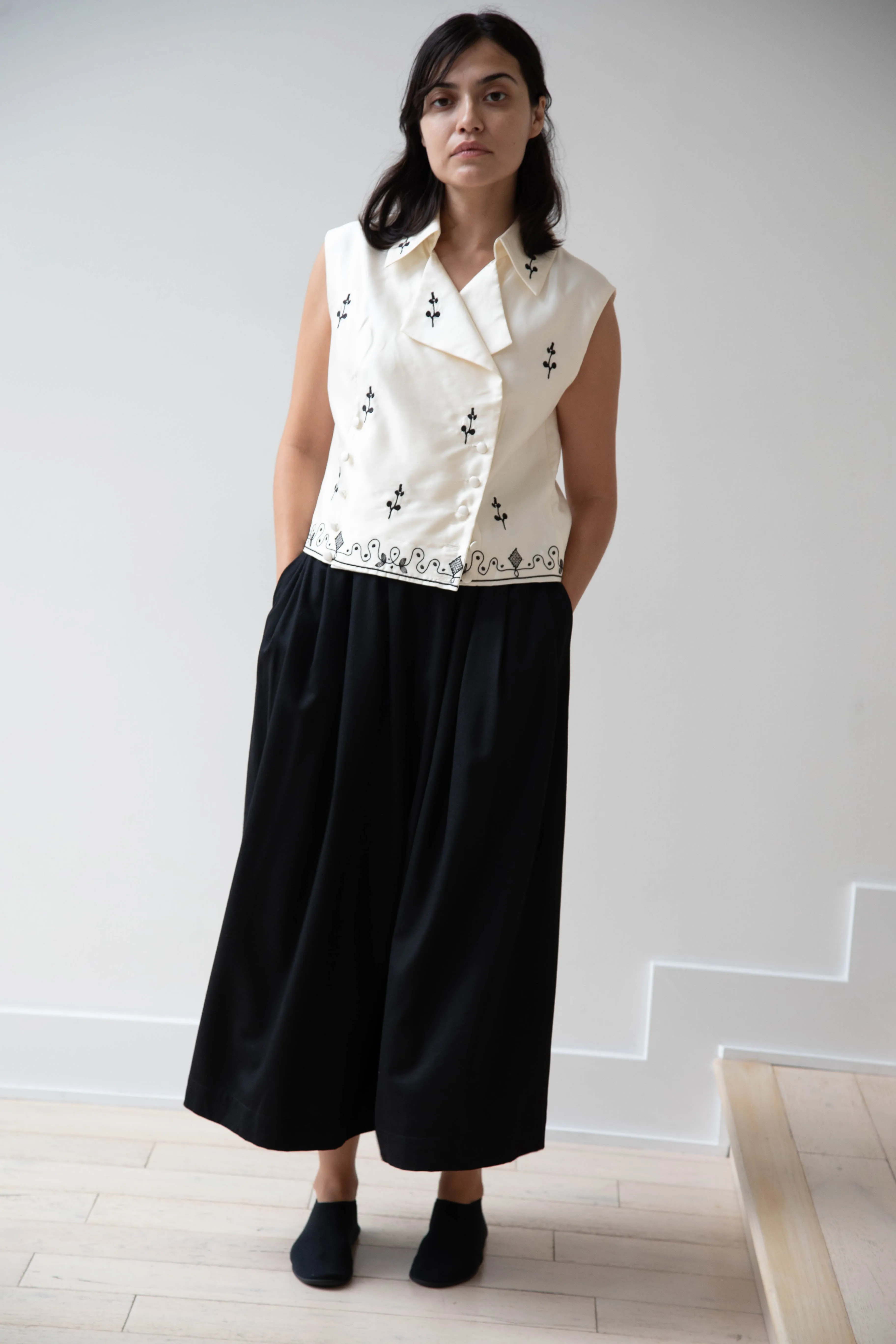 Delegan | Ivory Vest with Embroidery