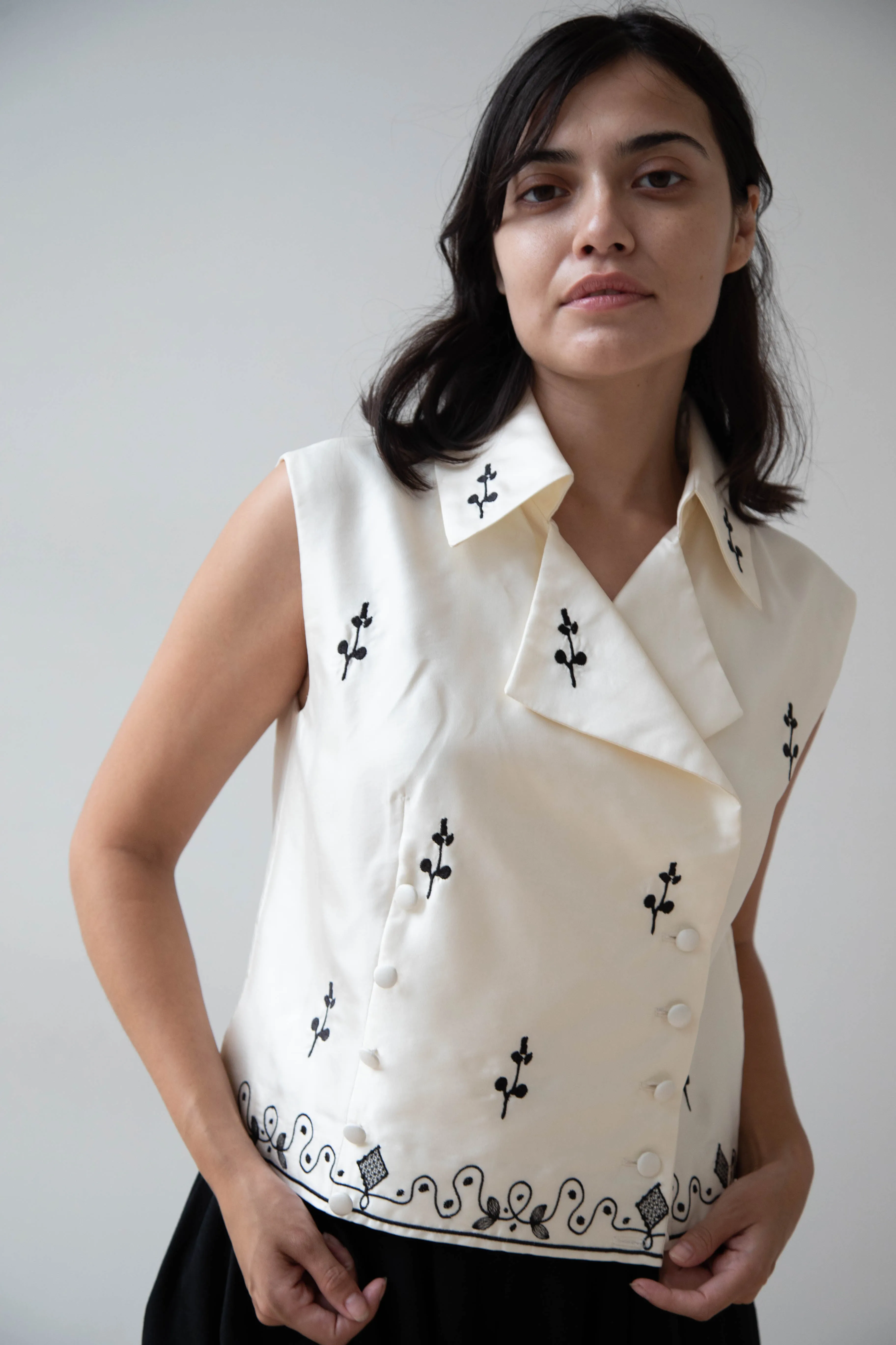 Delegan | Ivory Vest with Embroidery