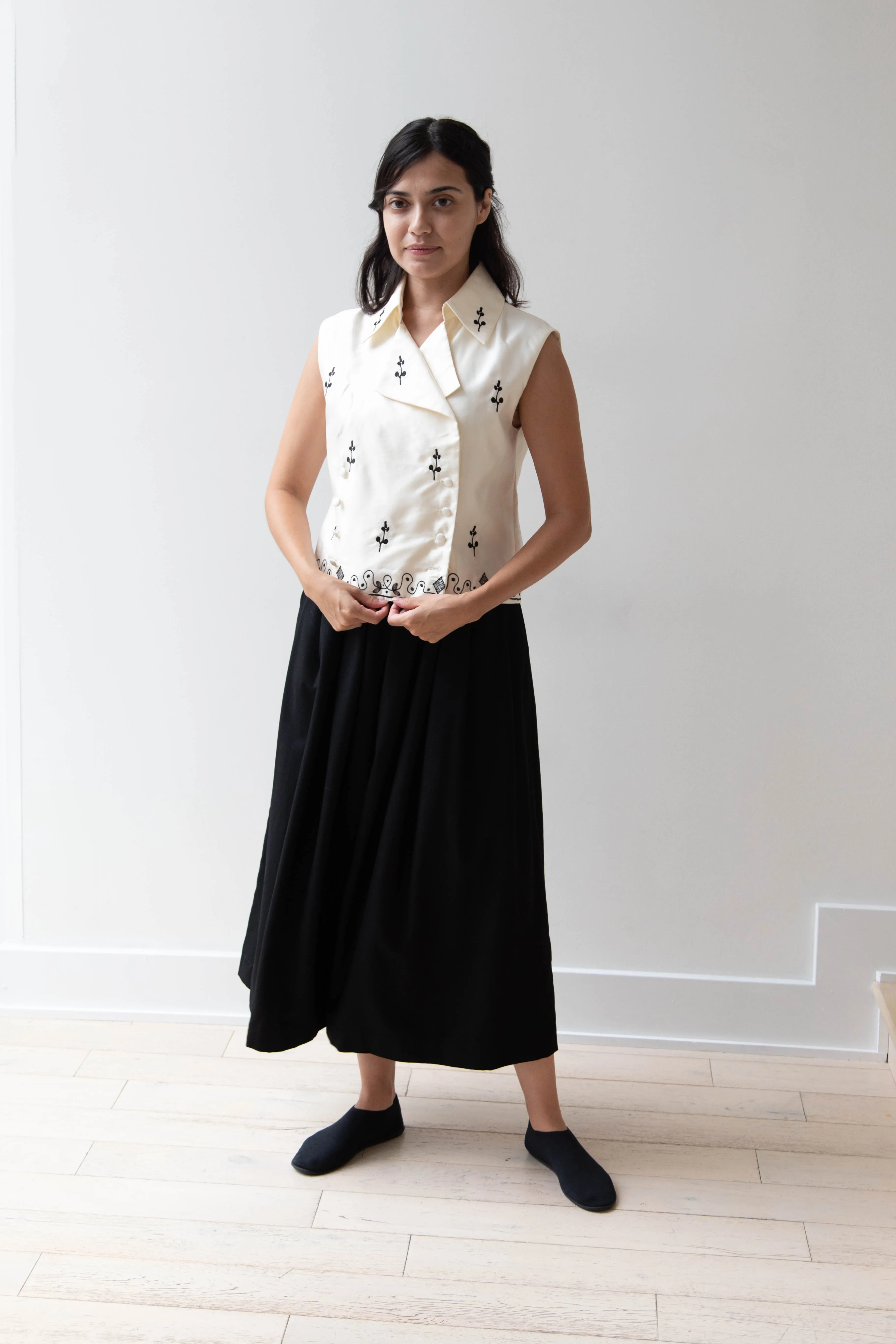 Delegan | Ivory Vest with Embroidery