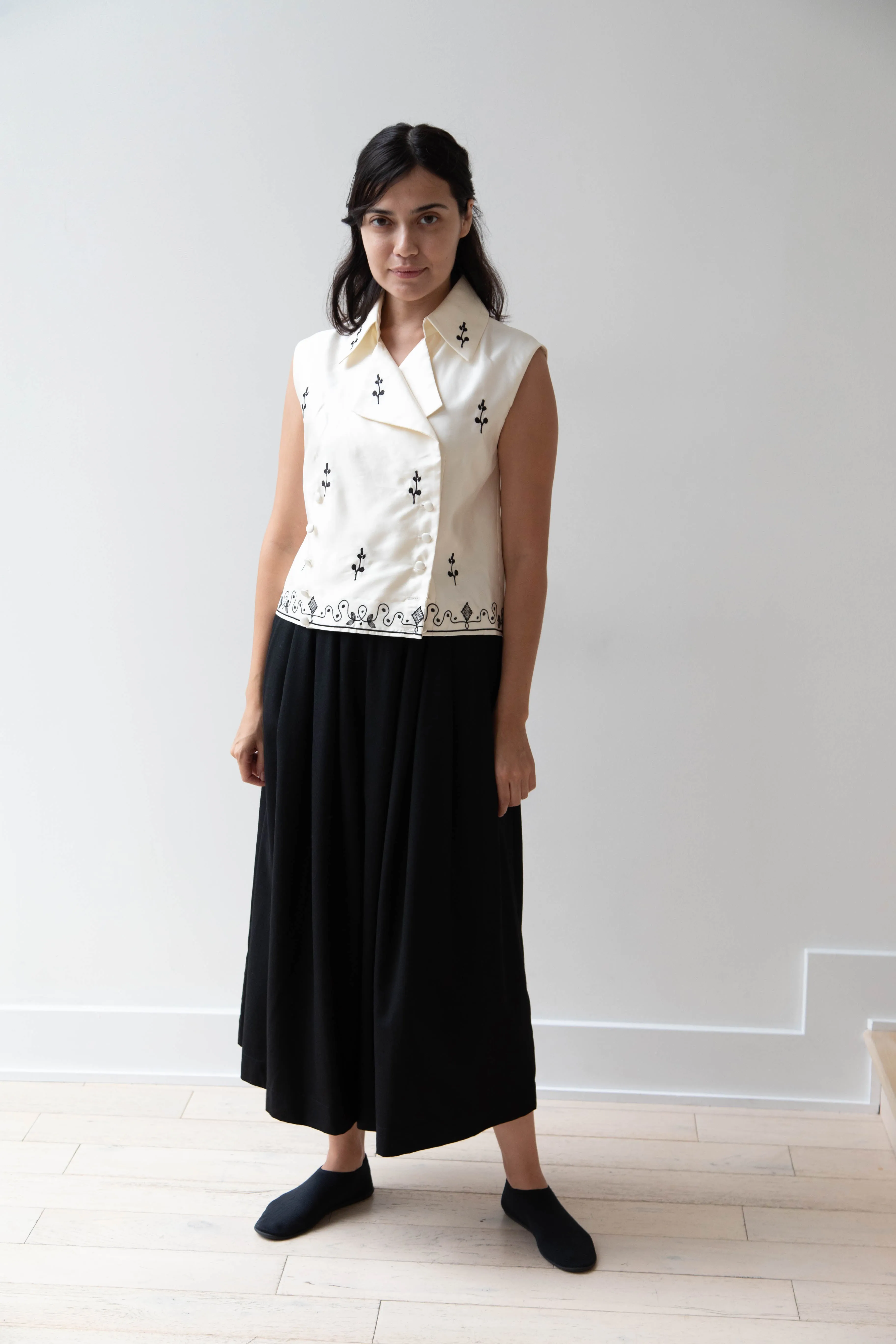 Delegan | Ivory Vest with Embroidery