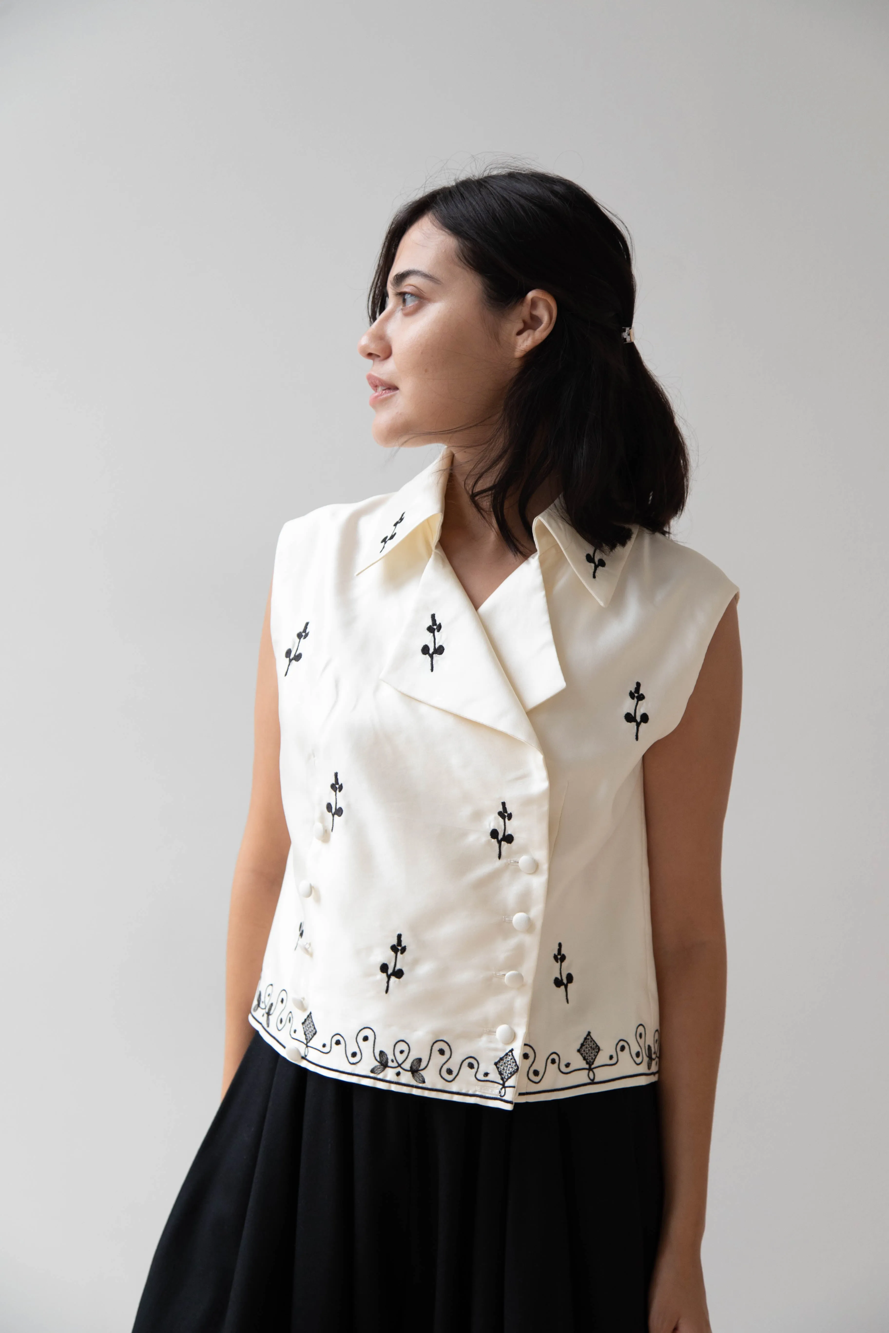 Delegan | Ivory Vest with Embroidery