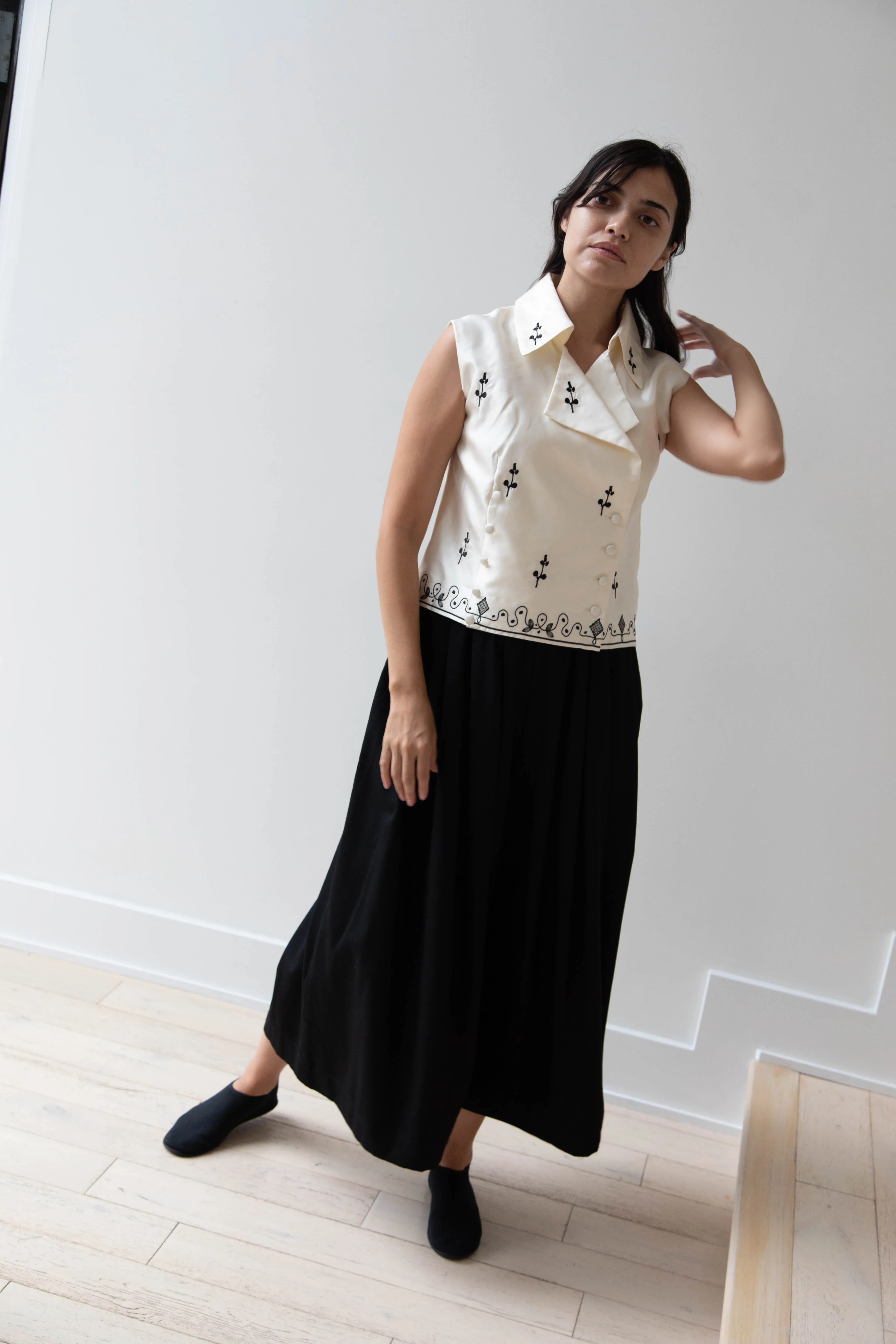 Delegan | Ivory Vest with Embroidery
