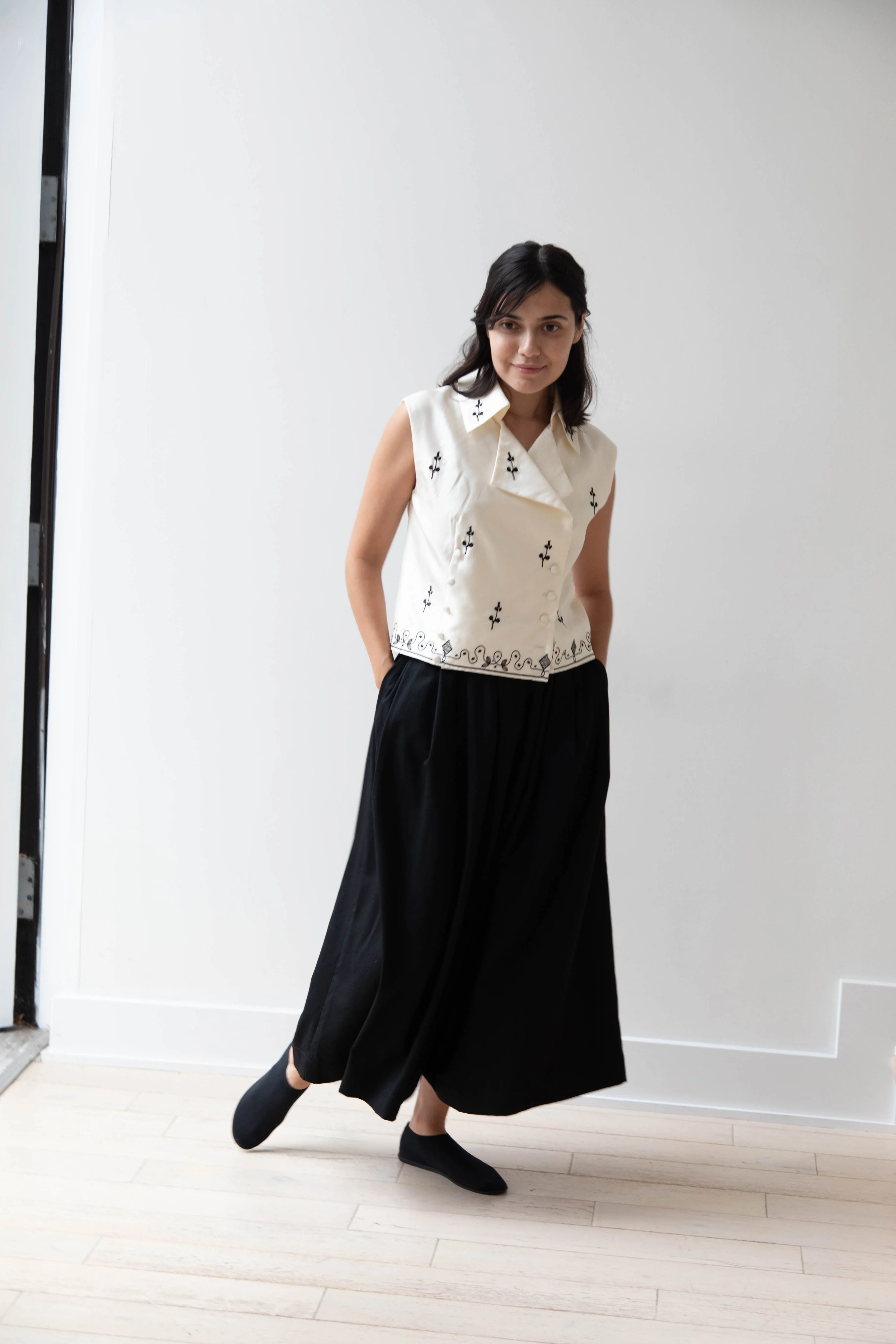 Delegan | Ivory Vest with Embroidery