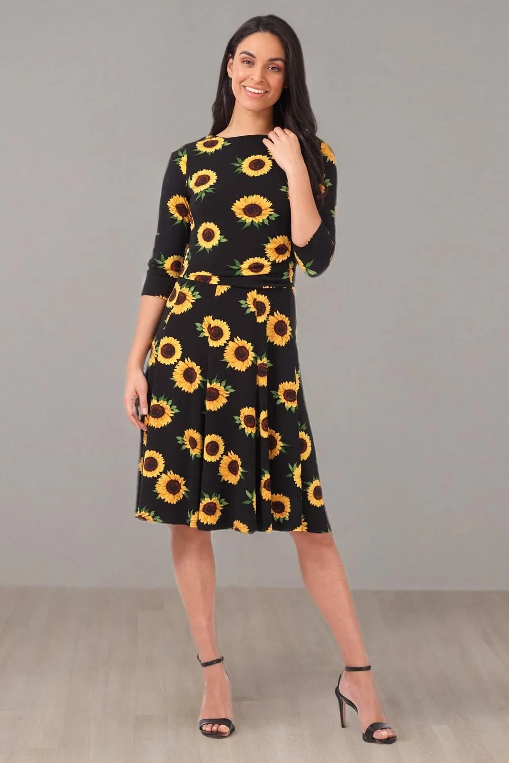REKUCCI Women's Flippy Fit N' Flare Dress with 3/4 Sleeves
